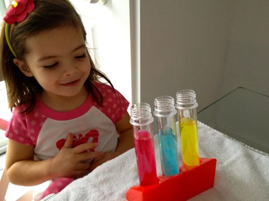 Color Science Experiments for Preschoolers - KneeBouncers Color Science Experiments for Preschoolers - KneeBouncers