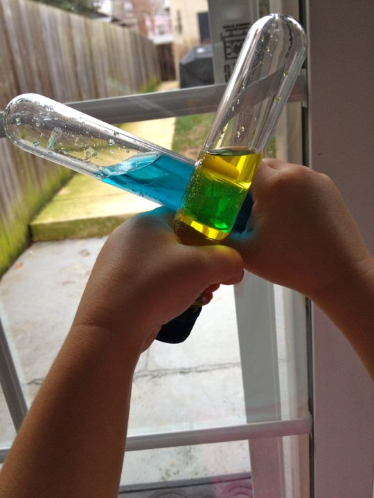 Color Science Experiments for Preschoolers - KneeBouncers Color Science Experiments for Preschoolers - KneeBouncers