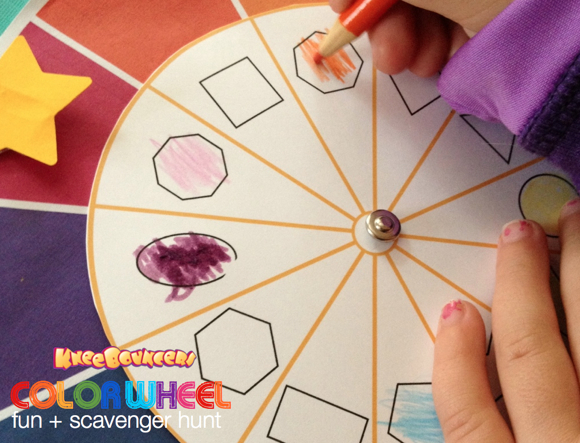 Play with Colors! Kneebouncers Color Wheel Activity + Scavenger Hunt #Preschool #Learning #KneeBouncersPlay